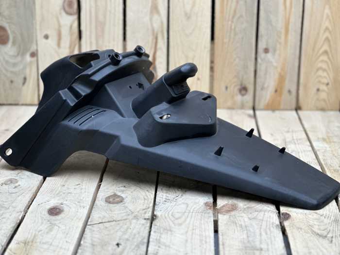 GUARDABARROS PORTAMATRICULAS XMAX 125 2007