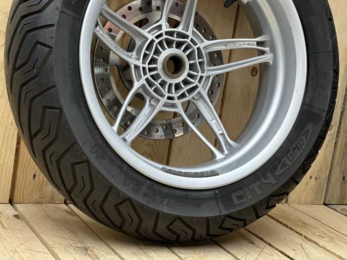 RUEDA TRASERA COMPLETA PIAGGIO BEVERLY 350