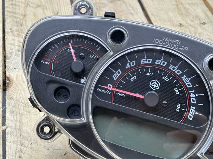 CUENTAQUILOMETROS PIAGGIO BV350 ABS