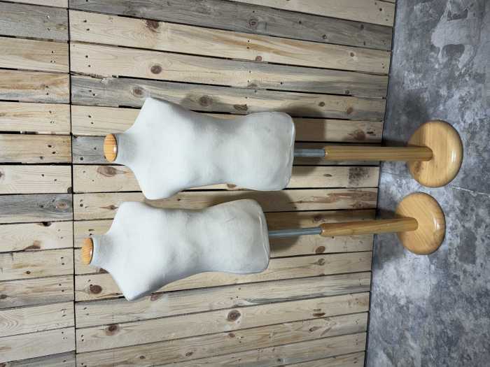 PACK 2 MANIQUIS MADERA 125 CM - QrBox.es
