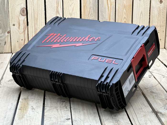MALETIN MILWAUKEE M18 - QrBox.es