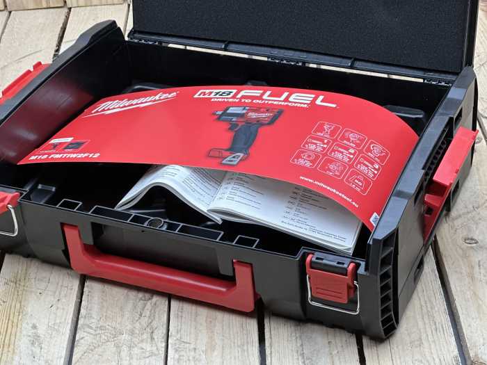 MALETIN MILWAUKEE M18 - QrBox.es