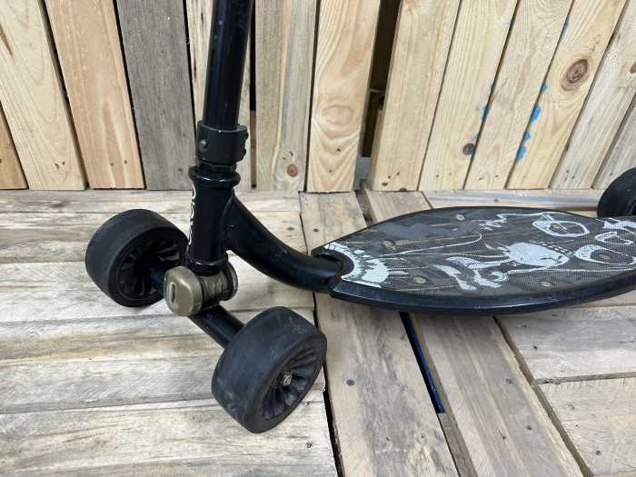 PATINETE OXELO 4 RUEDAS NEGRO - QrBox.es
