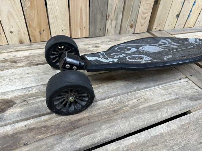 PATINETE OXELO 4 RUEDAS NEGRO - QrBox.es