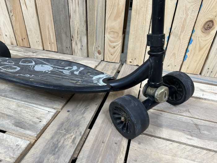 PATINETE OXELO 4 RUEDAS NEGRO - QrBox.es