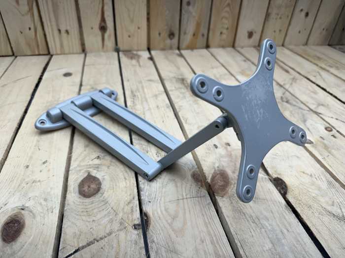 SOPORTE UNIVERSAL PARA PANTALLA - QrBox.es