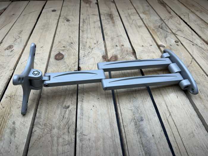 SOPORTE UNIVERSAL PARA PANTALLA - QrBox.es