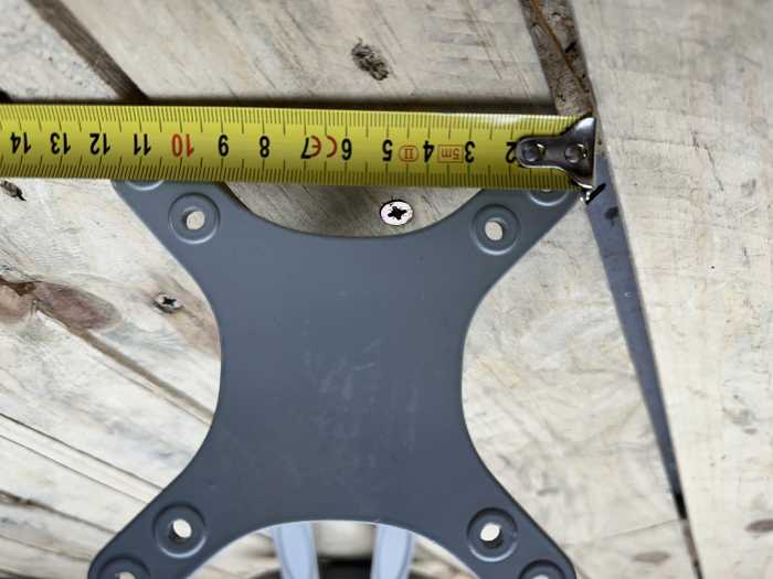 SOPORTE UNIVERSAL PARA PANTALLA - QrBox.es