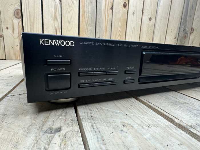 QUARTZ SYNTHESIZER AM-FM STEREO TUNER KT-2030L