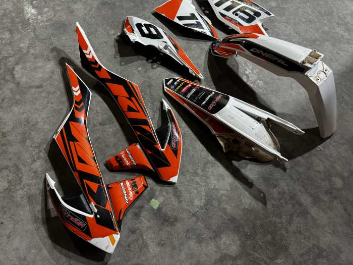 PLASTICA ORIGINAL KTM EXC 2017