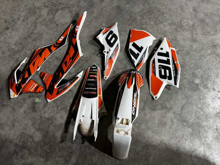 PLASTICA ORIGINAL KTM EXC 2017
