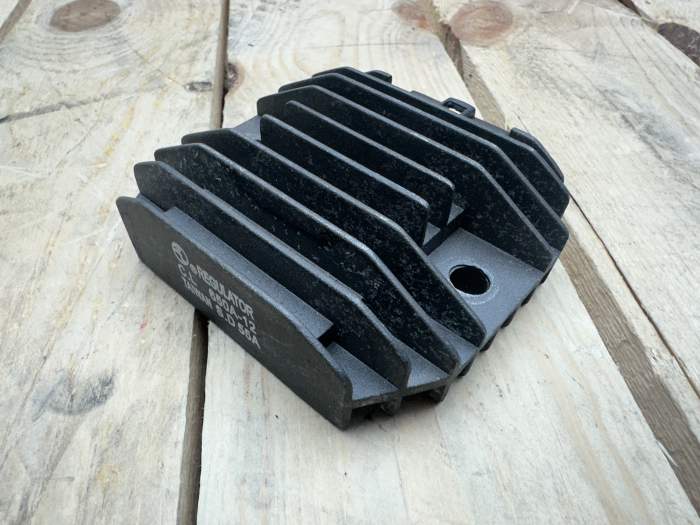 REGULADOR YAMAHA TMAX 500 2001-2003