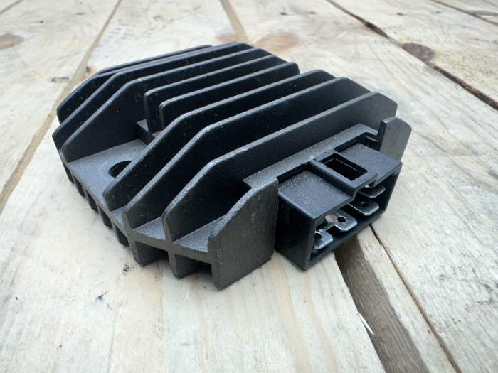 REGULADOR YAMAHA TMAX 500 2001-2003