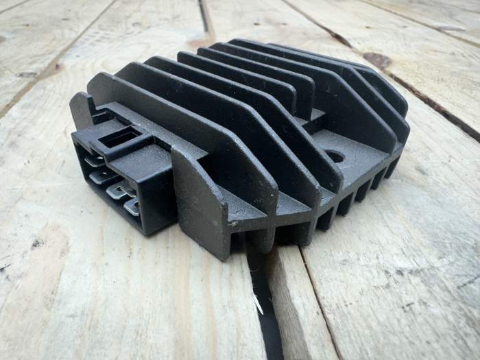 REGULADOR YAMAHA TMAX 500 2001-2003
