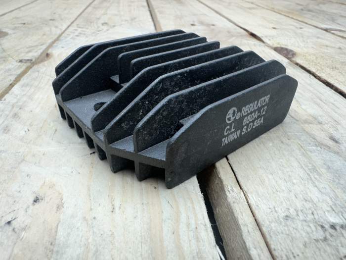 REGULADOR YAMAHA TMAX 500 2001-2003