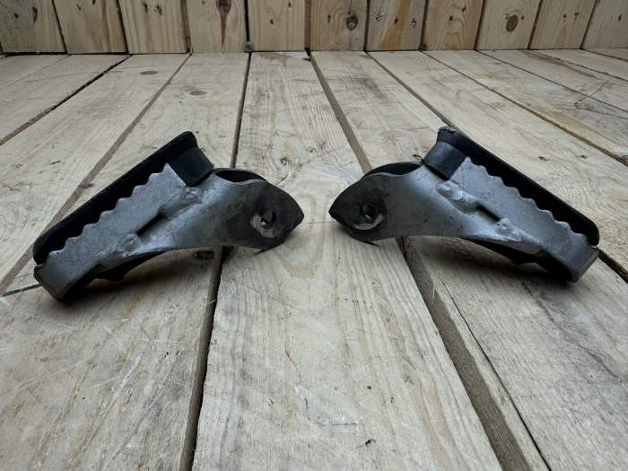 ESTRIBERAS ORIGINALES BMW GS