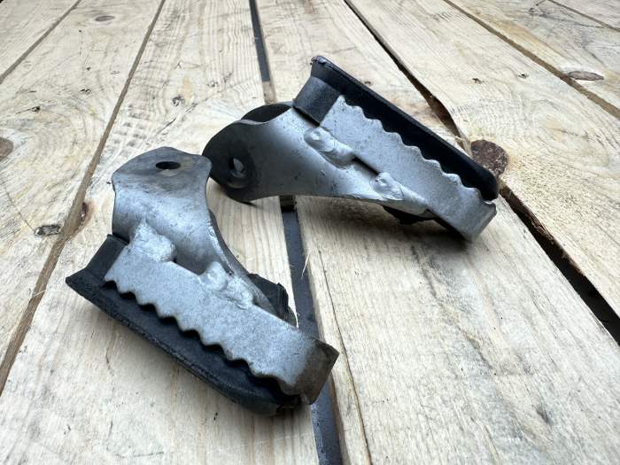 ESTRIBERAS ORIGINALES BMW GS