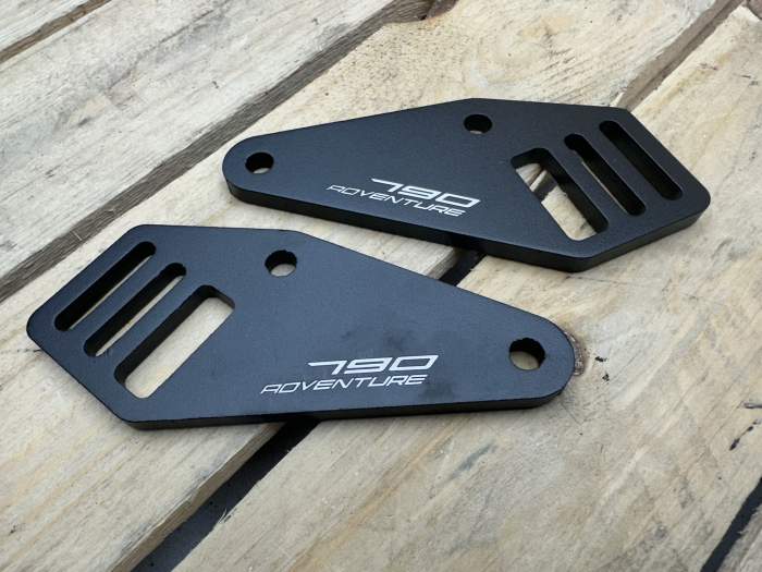ENGANCHE ALFORJAS ESTRIBERA KTM 790 ADVENTURE
