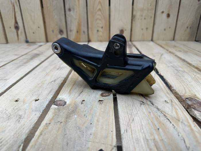 GUIA DE CADENA ORIGINAL KTM ENDURO