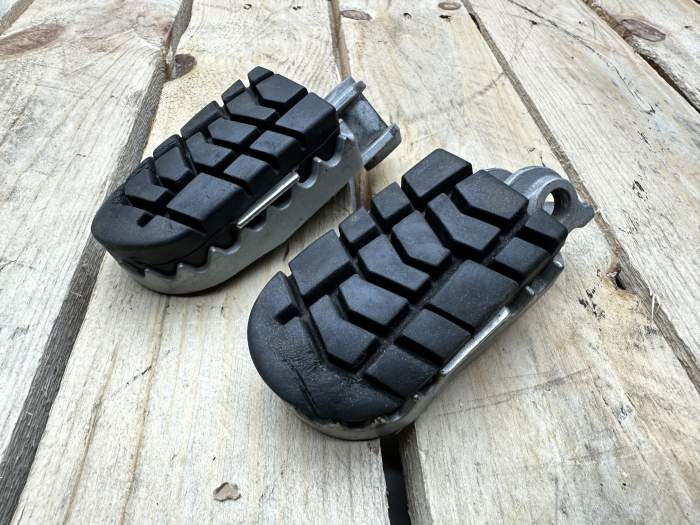 ESTRIBERAS ORIGINALES KTM ADV