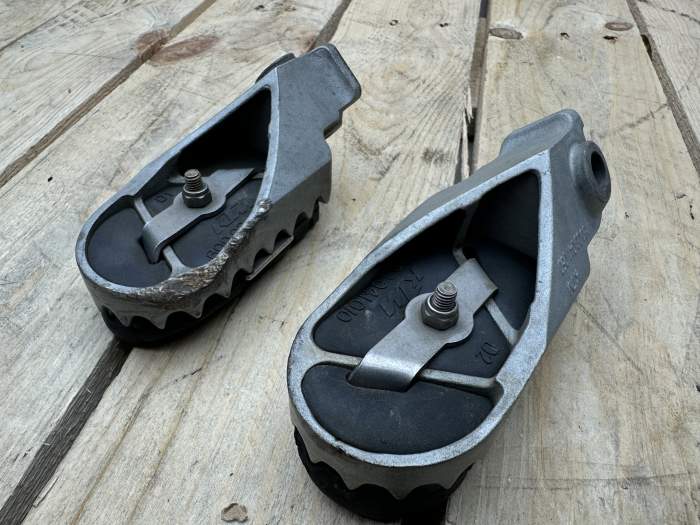 ESTRIBERAS ORIGINALES KTM ADV