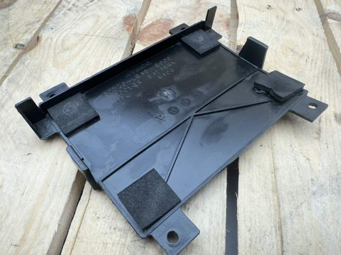 TAPA DE BATERIA CON FUSIBLES KYMCO