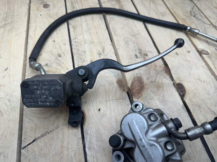 BOMBA DE FRENO DELANTERA + PINZA XTZ 750