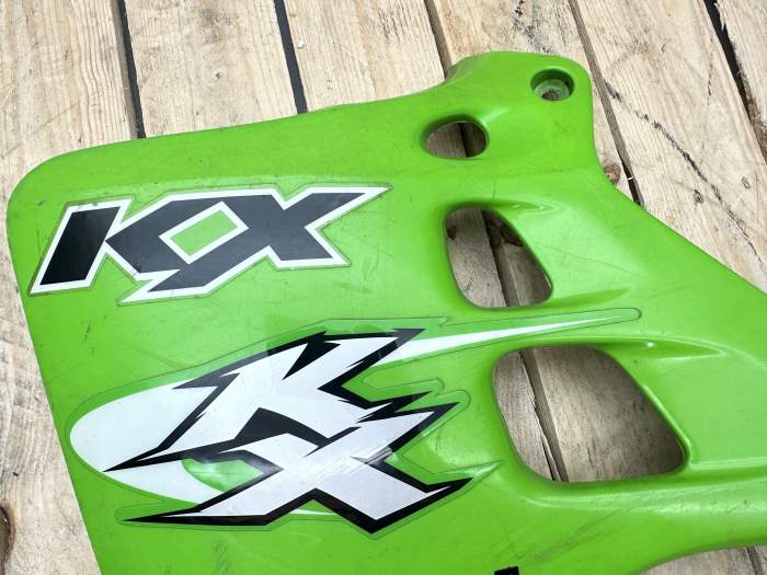 TAPA DEPOSITO IZQUIERDA KX250 1990
