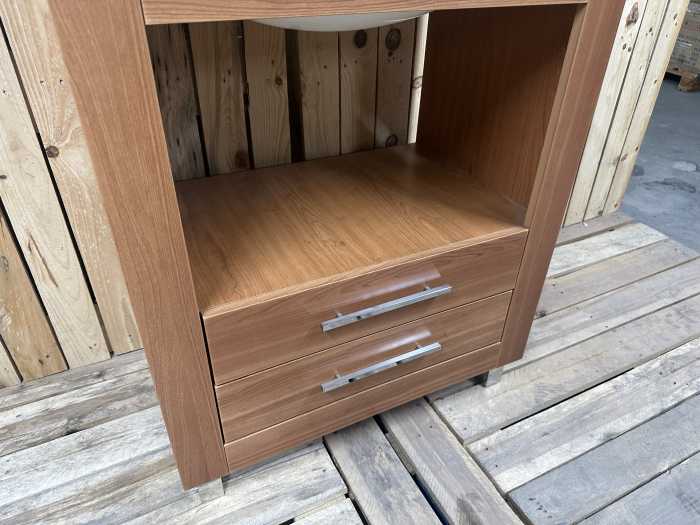 MUEBLE CON PICA Y GRIFO