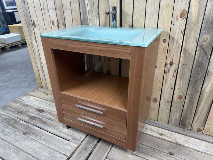 MUEBLE CON PICA Y GRIFO