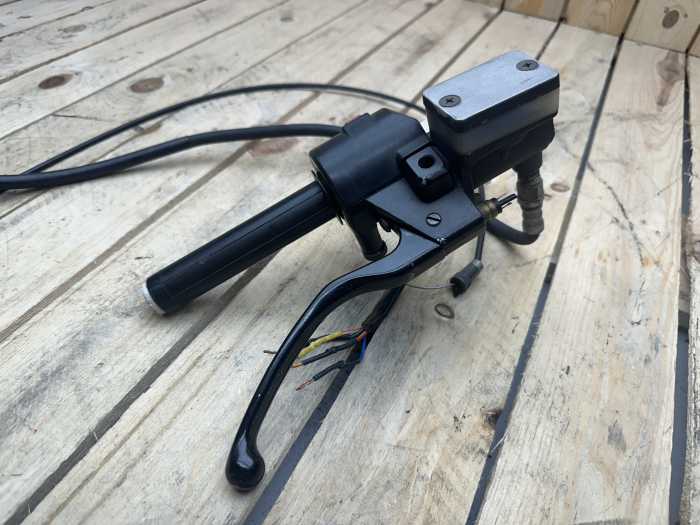 PUÑO DE GAS CON PIÑA Y LATIGUILLO