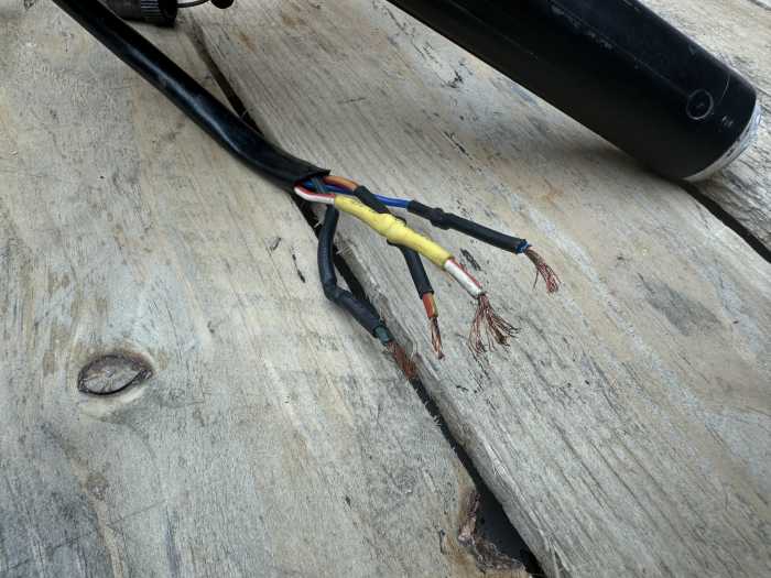 PUÑO DE GAS CON PIÑA Y LATIGUILLO