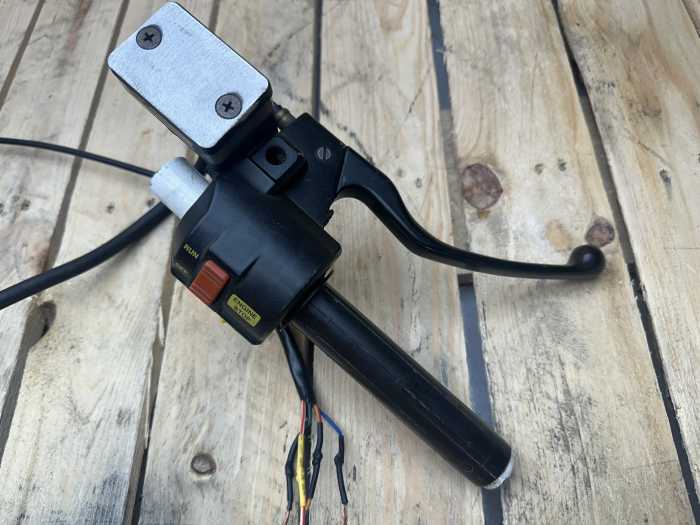 PUÑO DE GAS CON PIÑA Y LATIGUILLO