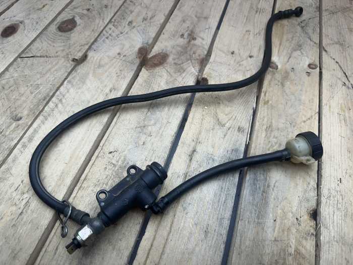 BOMBA DE FRENO TRASERO + LATIGUILLO APRILIA AF1
