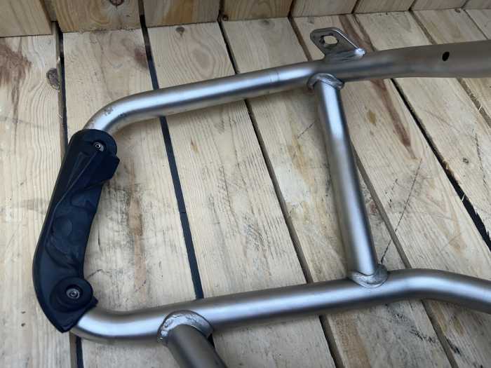 DEFENSA MOTOR IZQ INFERIOR BMW R1250GS